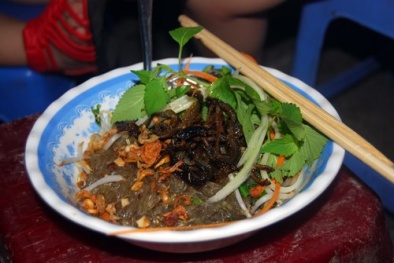 Dạo quanh ẩm thực phố chùa Láng